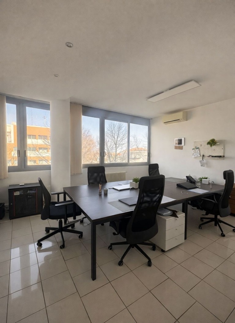 Ufficio in Via Antonio e Leonida Valentini adatto a professionisti e coworking