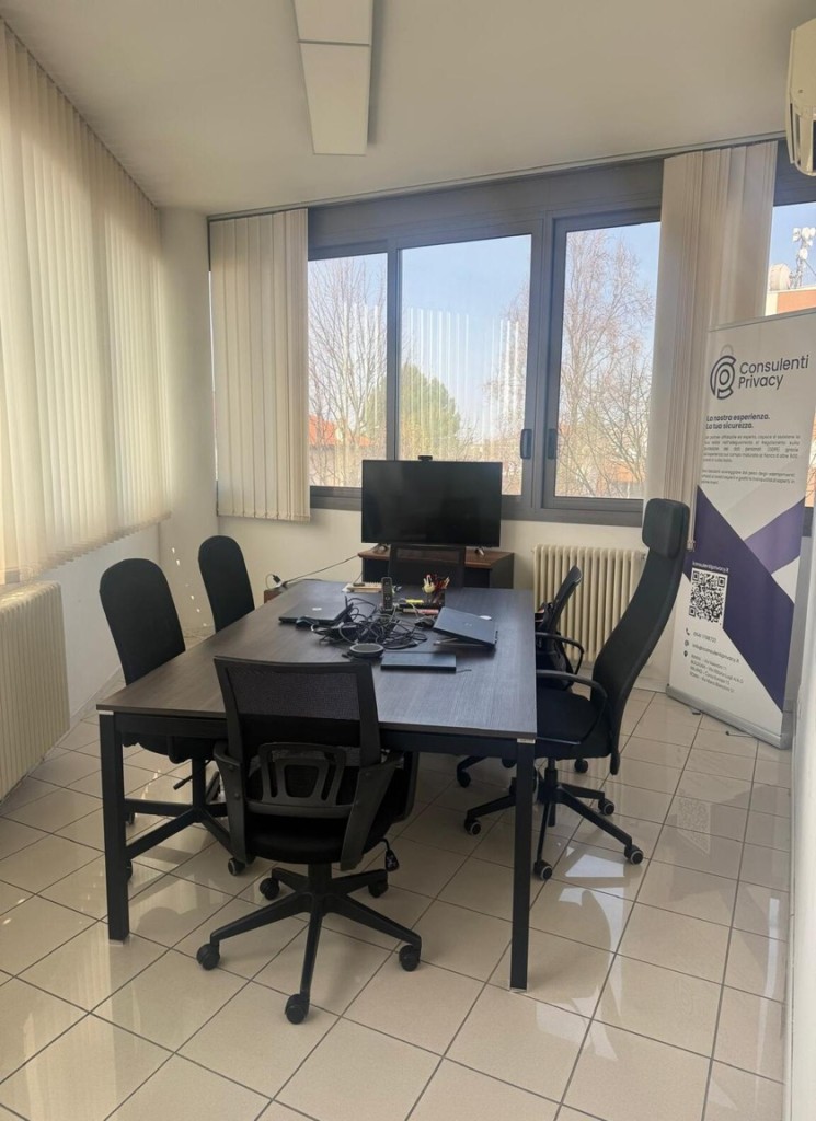 Ufficio in Via Antonio e Leonida Valentini adatto a professionisti e coworking